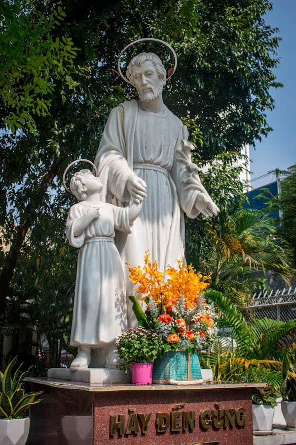 Photo of statues of late saints; romanian names were borne by saints
